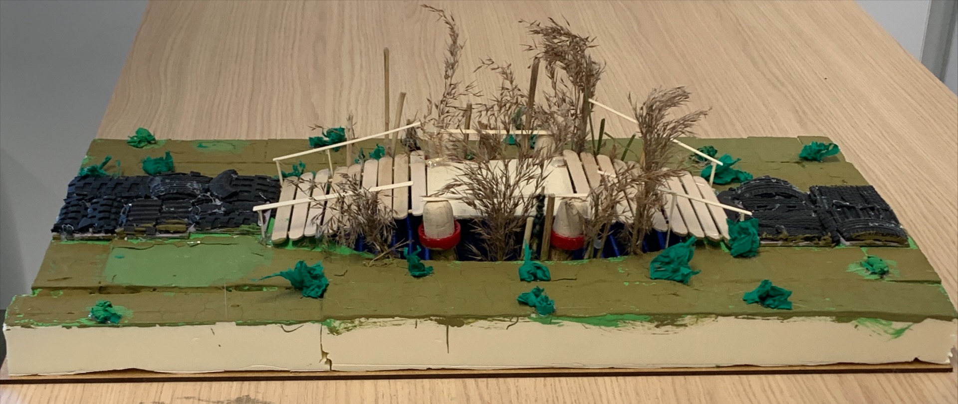 de maquette van de zijkant